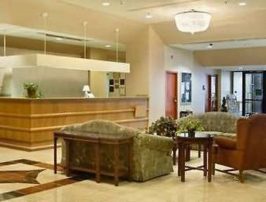 Ramada Convention Center Eau Claire Hotel Beltér fotó